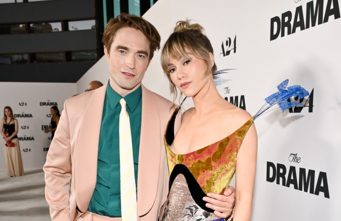 Suki Waterhouse: Elternschaft veränderte ihre Beziehung zu Robert Pattinson