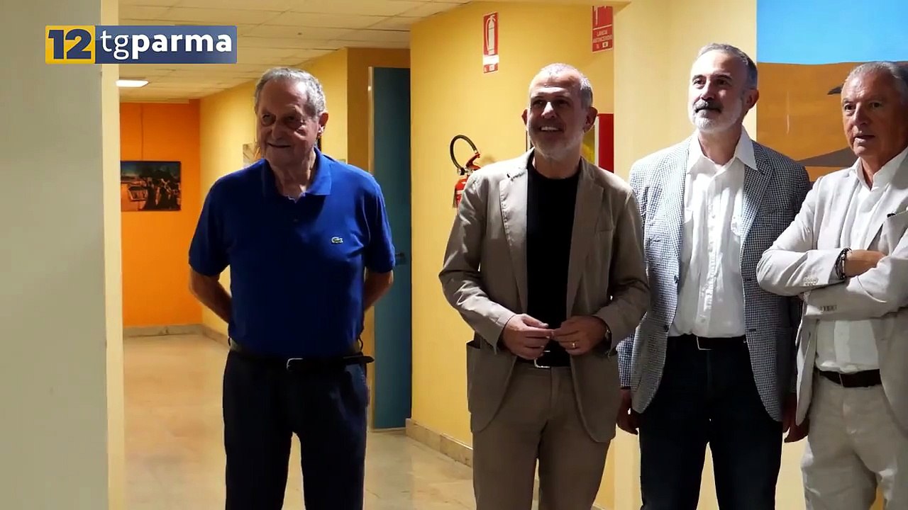 VITTORIO FERRARINI COLORA CON I SUOI QUADRI L'OSPEDALE MAGGIORE | VITTORIO FERRARINI COLORA CON I SUOI QUADRI L'OSPEDALE MAGGIORE