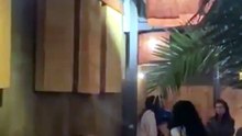 Ozan Güven, Mehmet Aslantuğ ile birlikte Kadıköy’de oturduğu bir mekandan vatandaşların tepkisi sonucu dışarı çıkarıldı