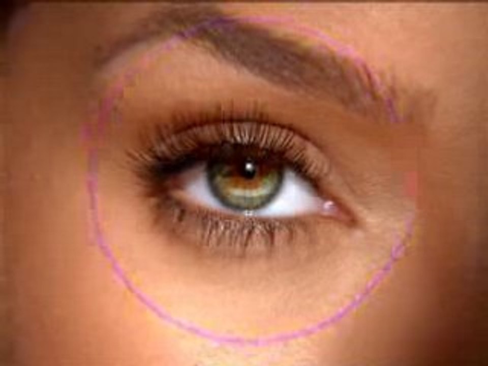 Rihanna New Covergirl Commercial!