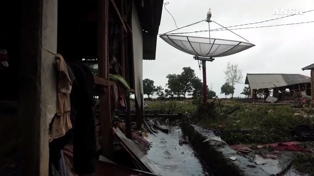 Indonesia, almeno 19 morti per inondazioni e frane