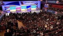 Congresso dei Tories: la May balla "Dancing queen" degli Abba