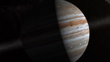 Los descubrimientos de la NASA bajo las nubes y lunas de Júpiter