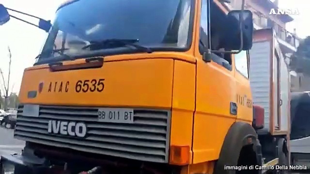 Deraglia tram linea 2 a Roma, nessun ferito
