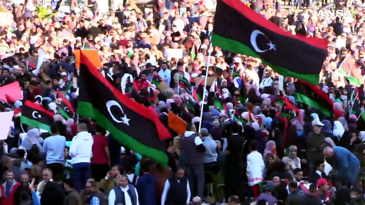 Tripoli, manifestazione contro Haftar e la Francia