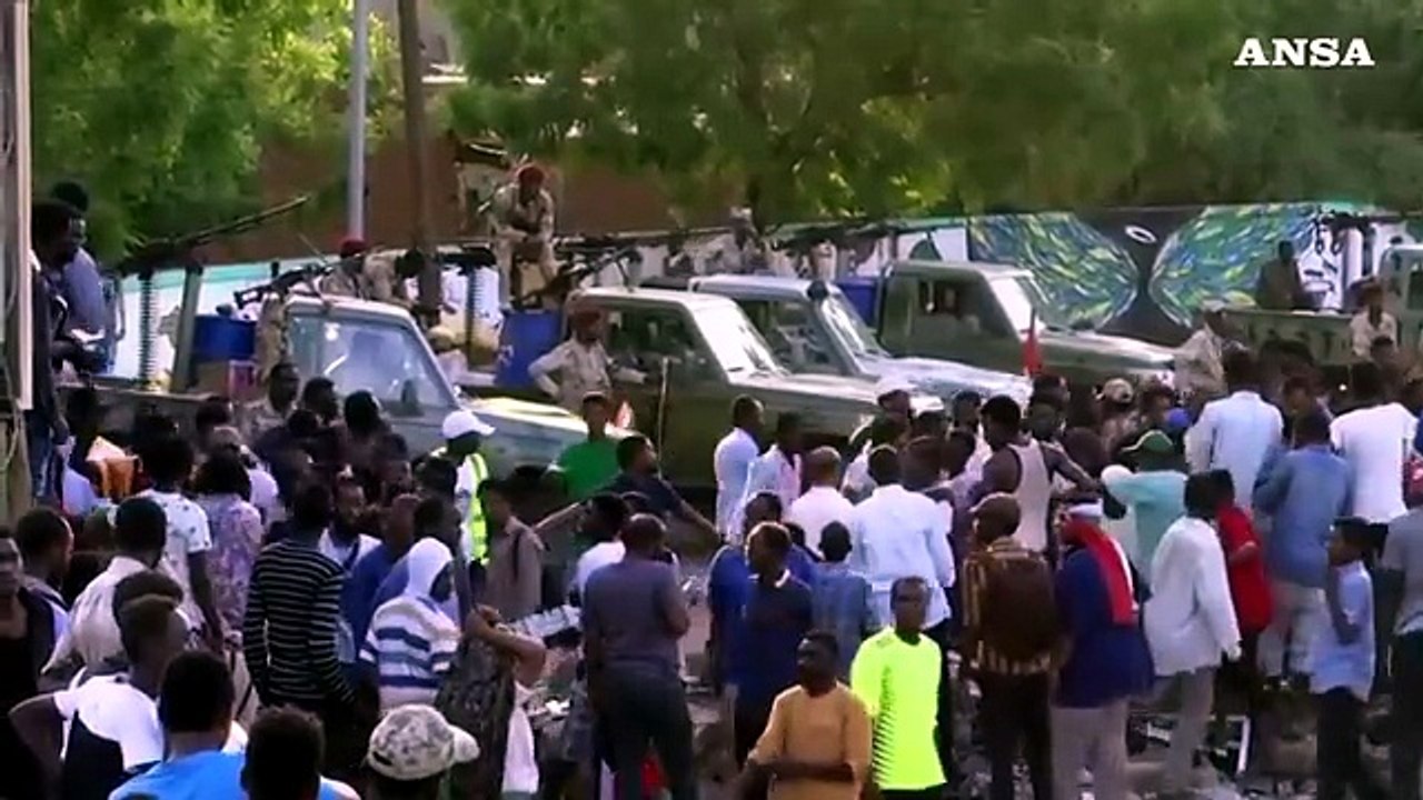 Sudan: 100 vittime della repressione