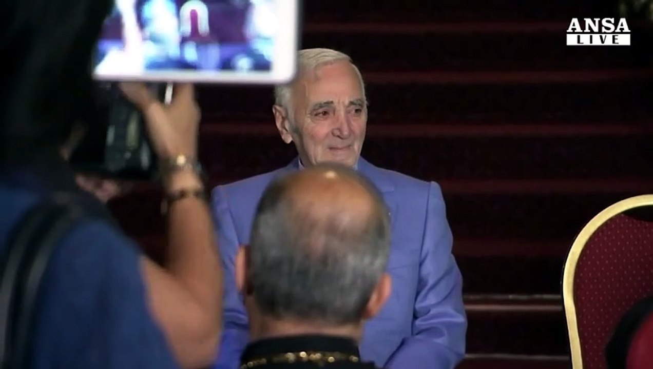 Addio Charles Aznavour, ultimo chansonnier