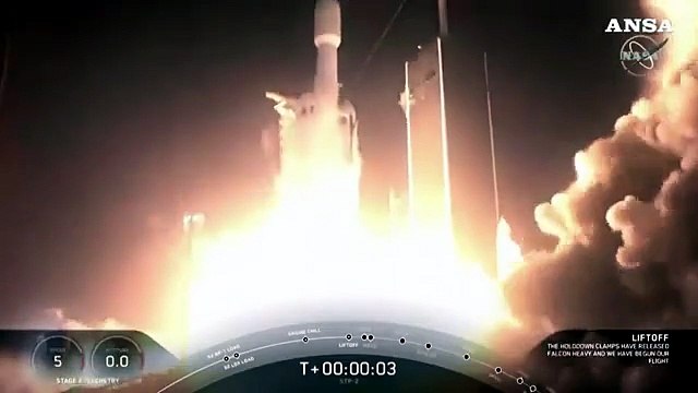 Lanciata la vela spaziale a bordo del razzo SpaceX