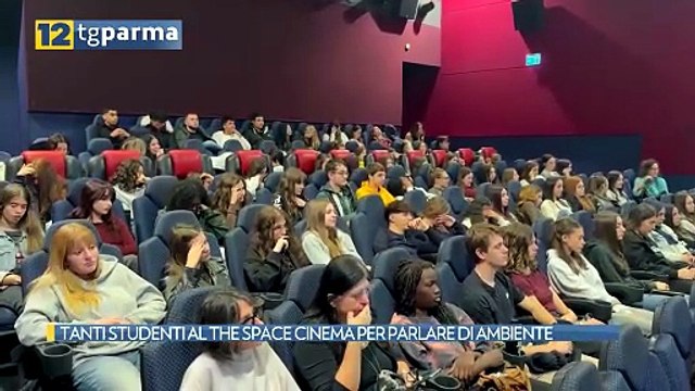 TANTI STUDENTI AL THE SPACE CINEMA PER PARLARE DI AMBIENTE | TANTI STUDENTI AL THE SPACE CINEMA PER PARLARE DI AMBIENTE