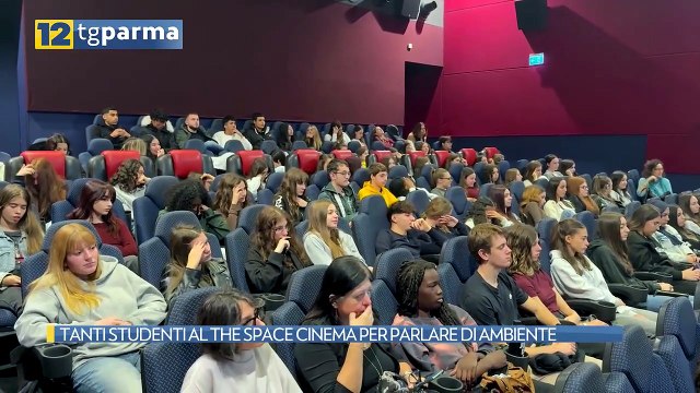 TANTI STUDENTI AL THE SPACE CINEMA PER PARLARE DI AMBIENTE | TANTI STUDENTI AL THE SPACE CINEMA PER PARLARE DI AMBIENTE