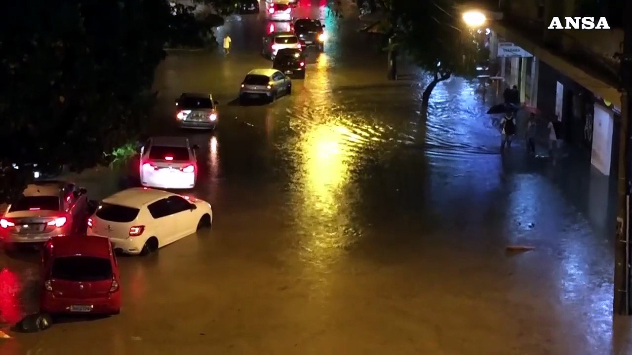 Maltempo in Brasile, Rio allagata: vittime