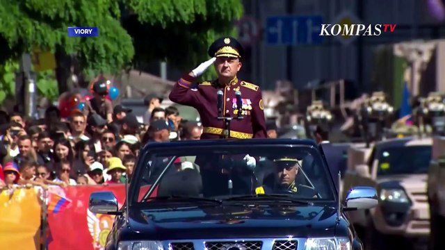 Wow! Rusia Pamer Alutsista, Jet Tempur Su-30SM Tampil dalam Parade Militer di Yerevan
