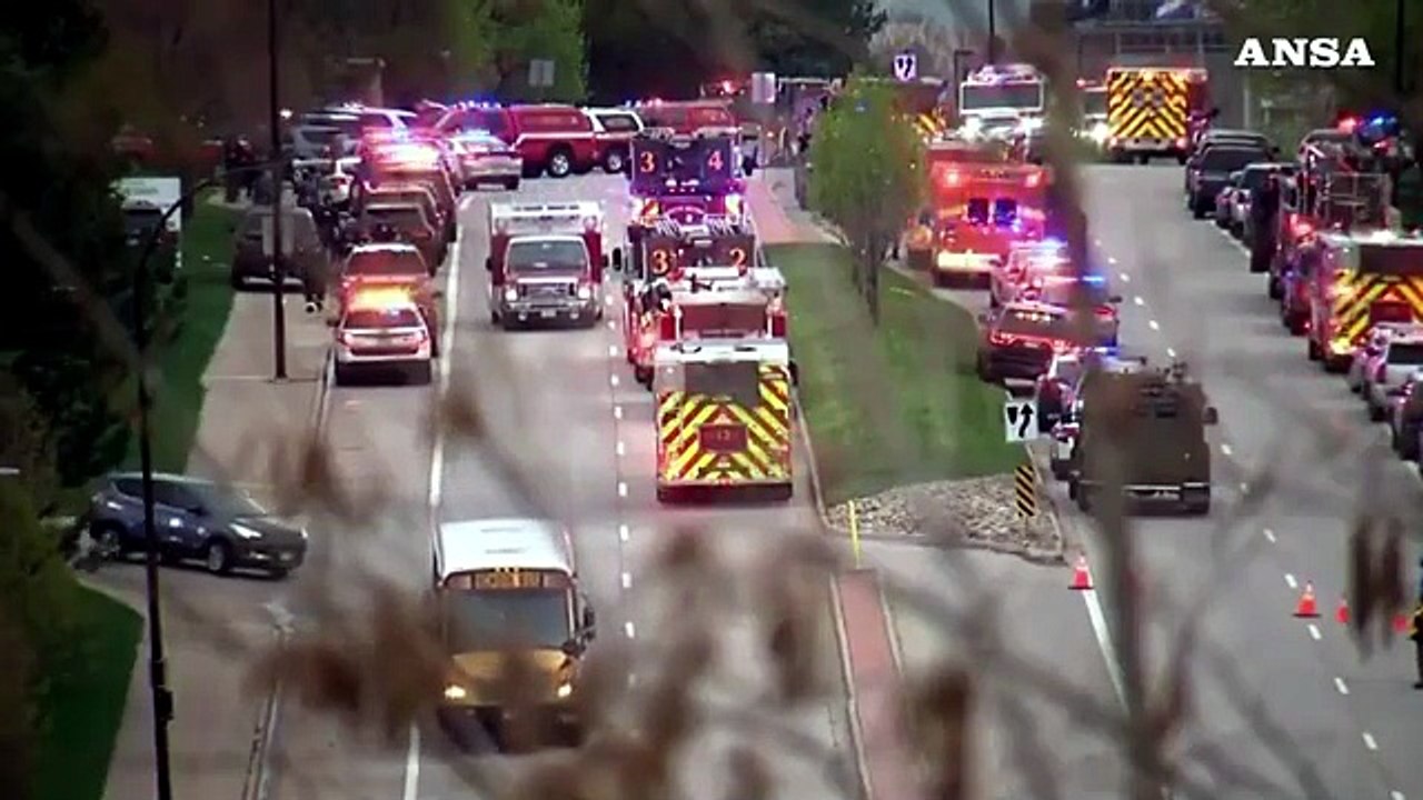 Sparatoria in una scuola a Denver, morto uno studente