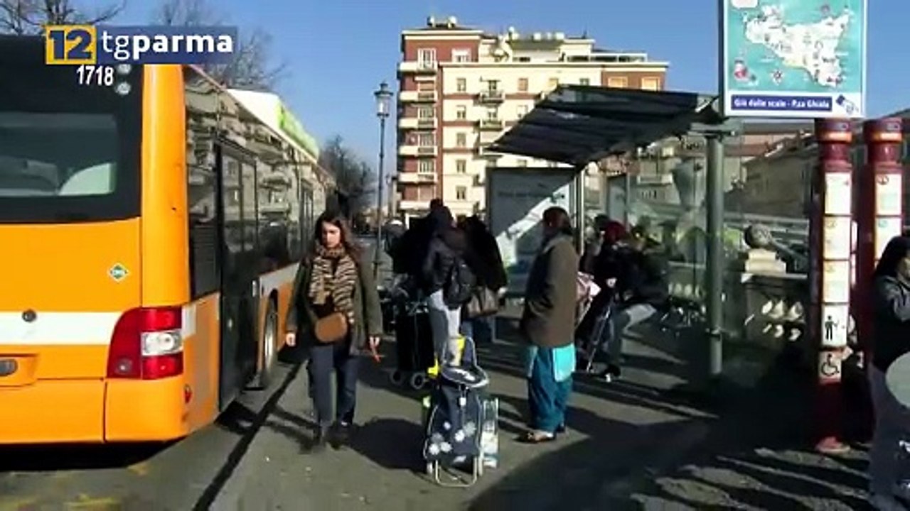VIALE MARIOTTI: PICCHIANO COETANEI PER RUBARE GLI SMARTPHONE. FERMATI DUE MINORENNI | VIALE MARIOTTI: PICCHIANO COETANEI PER RUBARE GLI SMARTPHONE. FERMATI DUE MINORENNI