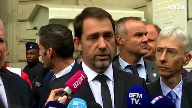 Strage in questura Parigi, ora si indaga per terrorismo
