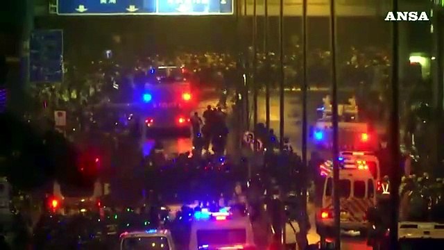 Hong Kong: nuovi scontri, polizia spara colpi pistola