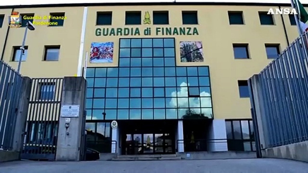 Evasione su auto di lusso, 1