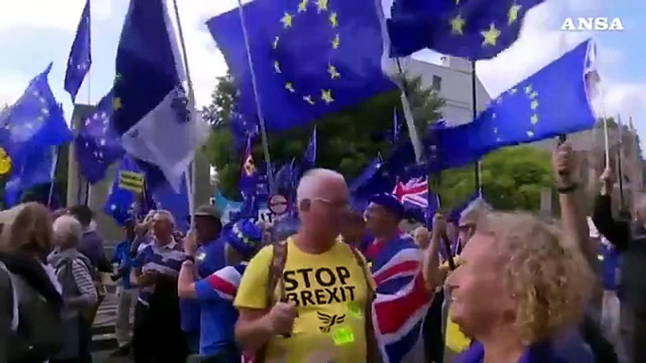 Brexit: passa legge anti-no deal, e' muro contro il voto