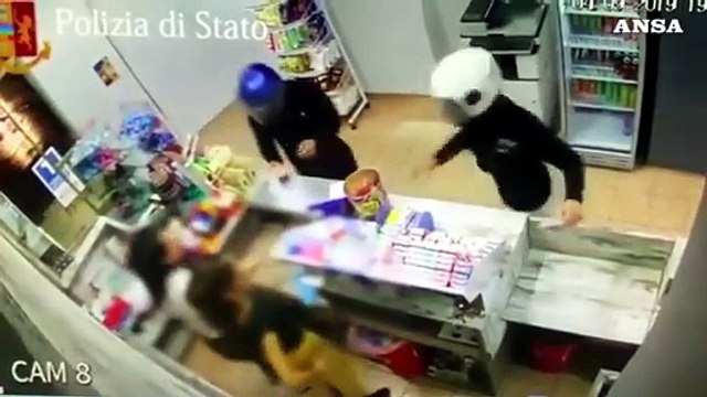 Siracusa, fermati per rapina due giovanissimi e un minore