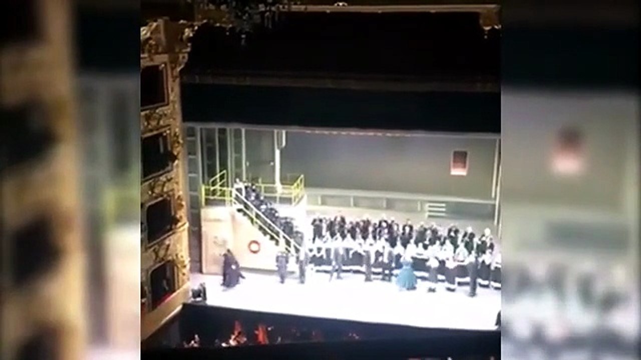 Fischi al Regio