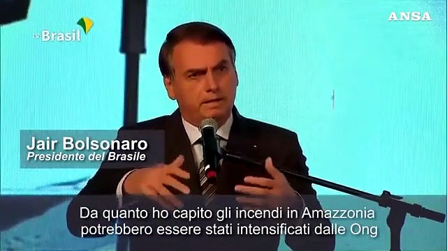 Amazzonia: Bolsonaro insinua responsabilita' Ong per incendi