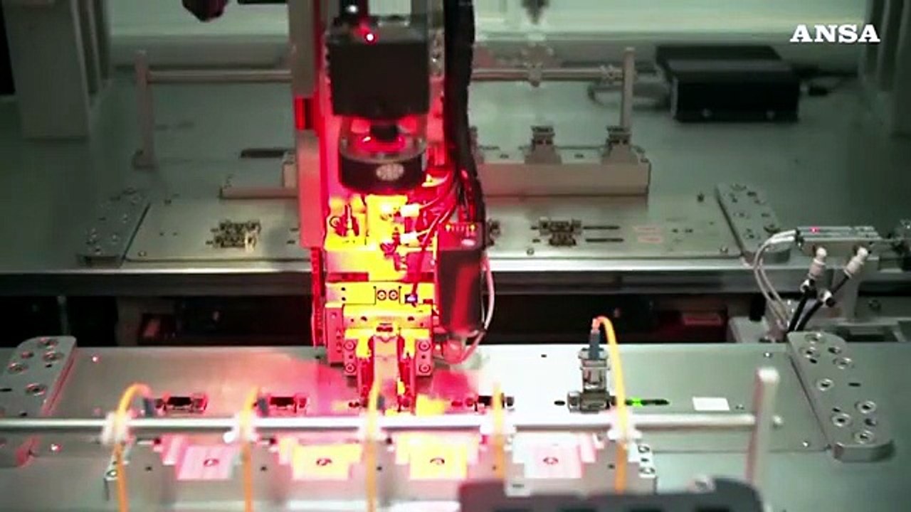 Il computer quantistico e' reale, batte record di velocita'