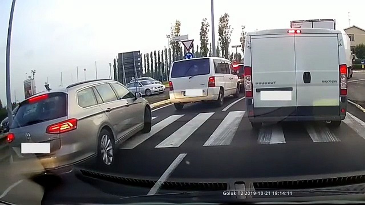 Via Europa contromano