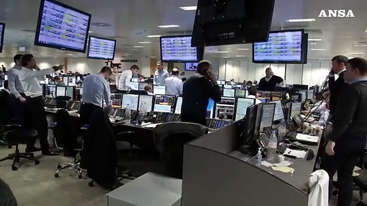 Le borse europee travolte dalla guerra dei dazi Usa-Cina