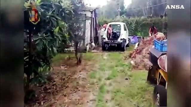 Roma, scoperto giardino autoricambi rubati: denunciato 42enne