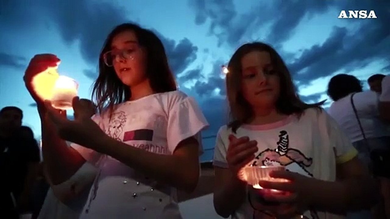 Veglia per le vittime della strage di El Paso