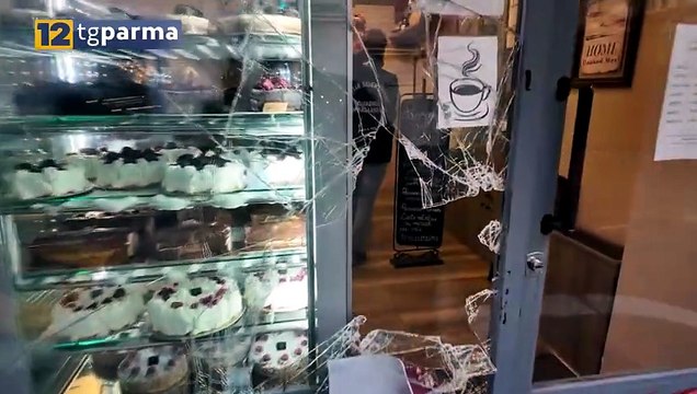 SPACCATA IN UNA PASTICCERIA DI VIA SAFFI, RUBATI 200 EURO. DANNI AL NEGOZIO | SPACCATA IN UNA PASTICCERIA DI VIA SAFFI, RUBATI 200 EURO. DANNI AL NEGOZIO