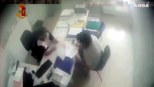 Corruzione, arrestato dipendente comune Ancona e 4 imprenditori