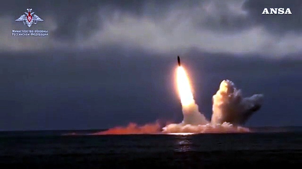 La Russia testa missili balistici nel mare di Barents