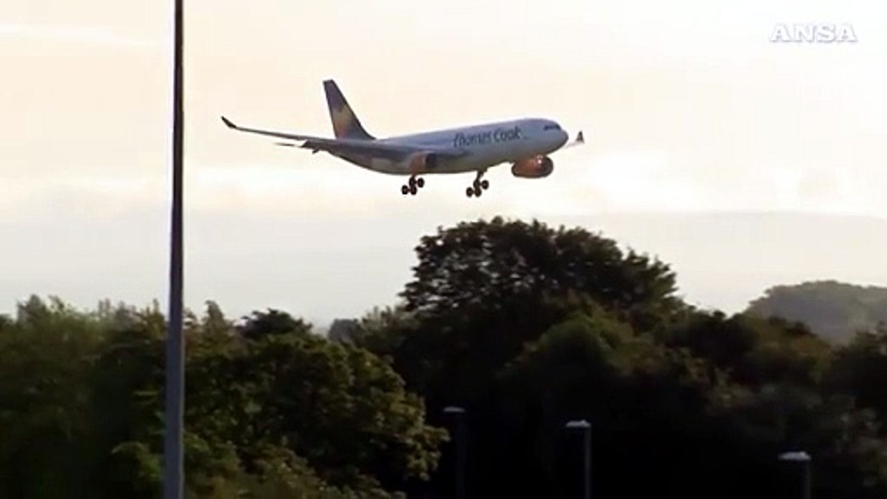 Thomas Cook, via a ponte aereo Gb per rimpatrio turisti