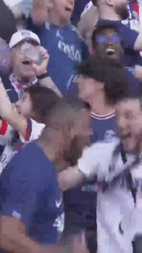 Les fans du PSG EXPLOSE de JOIE après le PENALTY DE DEMBÉLÉ | PSG 1 - ARSENAL