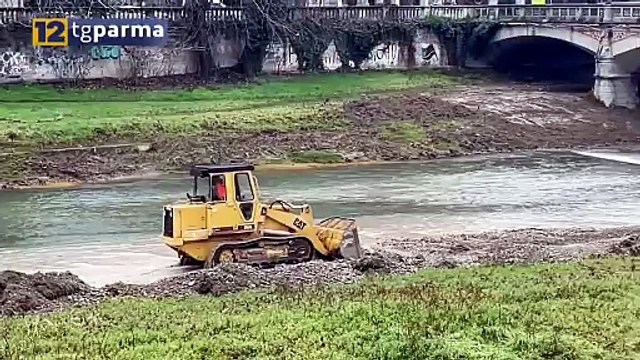 PULIZIA DELL'ALVEO DEL TORRENTE PARMA: LAVORI IN CORSO | PULIZIA DELL'ALVEO DEL TORRENTE PARMA: LAVORI IN CORSO