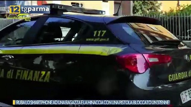 RUBA LO SMARTPHONE AD UNA RAGAZZA E LA MINACCIA CON UNA PISTOLA: BLOCCATO UN 37ENNE | RUBA LO SMARTPHONE AD UNA RAGAZZA E LA MINACCIA CON UNA PISTOLA: BLOCCATO UN 37ENNE