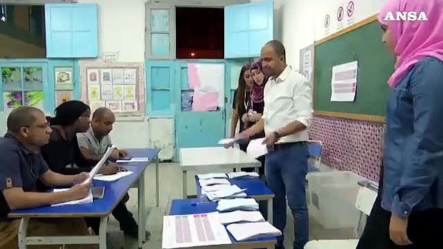 Tunisia sceglie un presidente conservatore, vince Saied