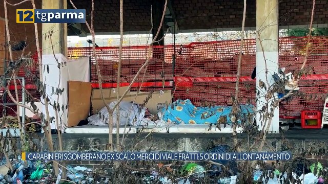 CARABINIERI SGOMBERANO EX SCALO MERCI DI VIALE FRATTI: 5 ORDINI DI ALLONTANAMENTO | CARABINIERI SGOMBERANO EX SCALO MERCI DI VIALE FRATTI: 5 ORDINI DI ALLONTANAMENTO