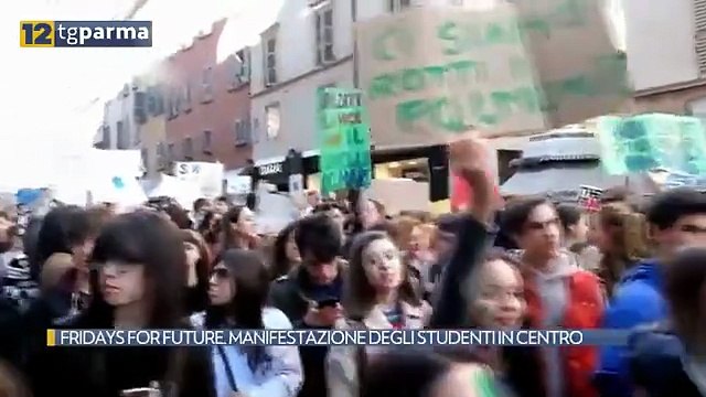 Fridays for Future, manifestazione degli studenti in centro