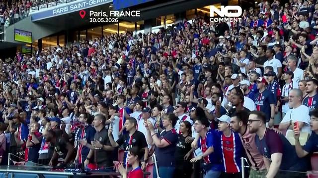 Tifosi del PSG in festa dopo il trionfo in Champions League
