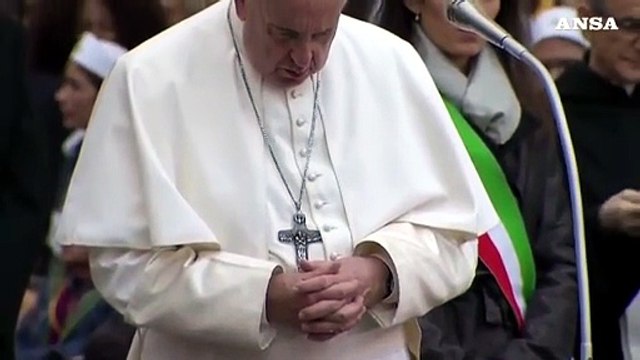 Pedofilia: il papa abolisce il segreto pontificio su abusi