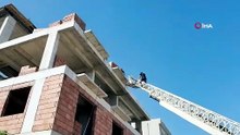 Antalya’da inşaatta mahsur kalan ustayı itfaiye ekipleri kurtardı