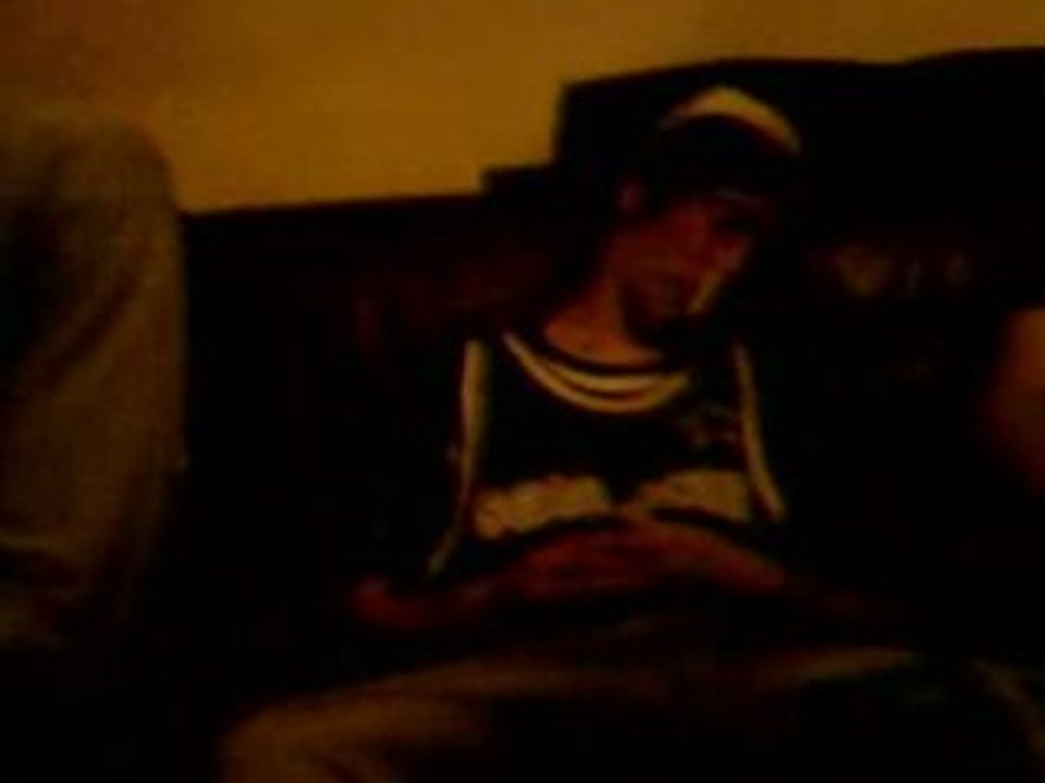 Andy bouré ! tu ferm'ras ta geul un peu ptite pute ! lol