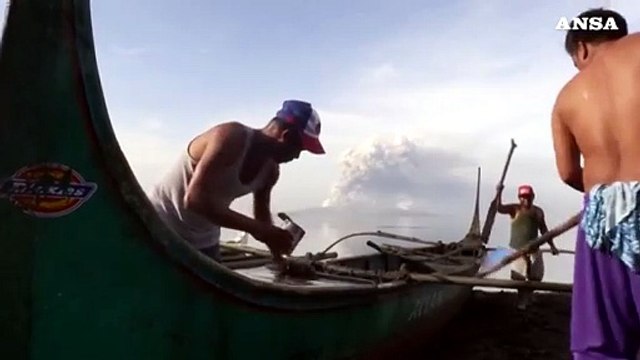 Filippine, cenere e lava dal Taal: e' allerta eruzione