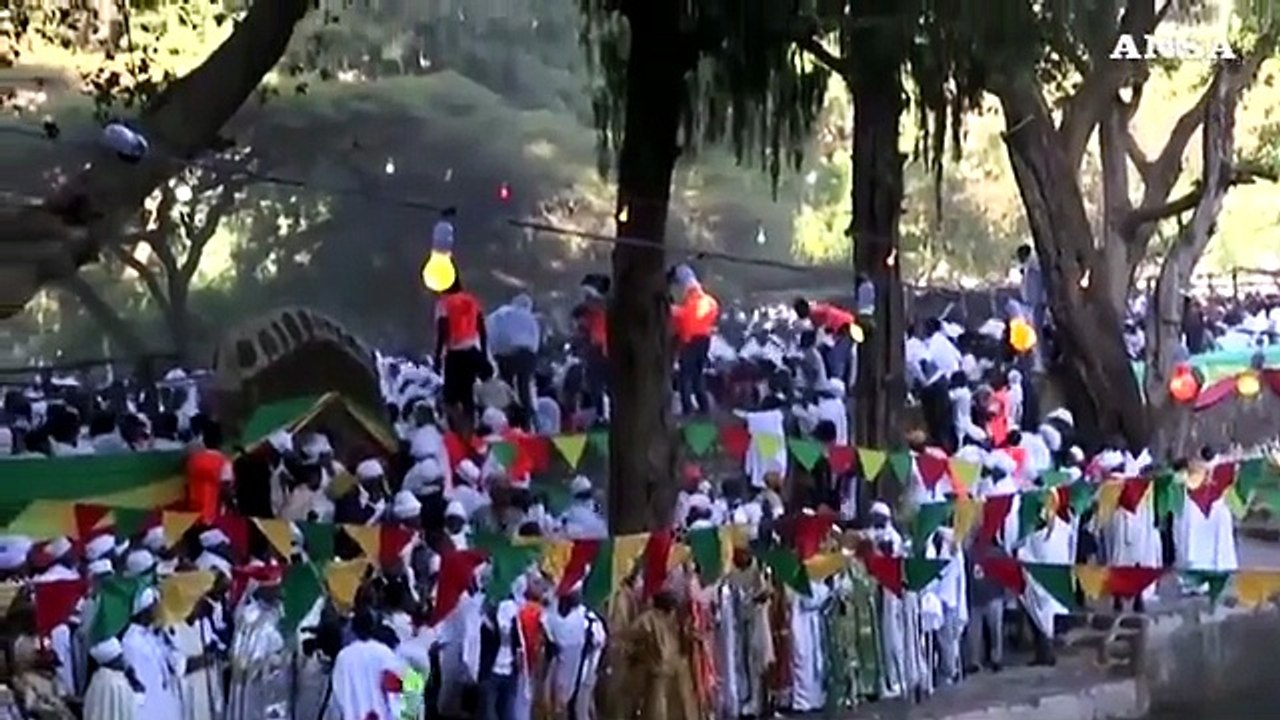 Etiopia, crolla tetto durante un festival: 10 morti