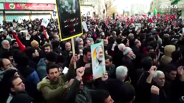 Schiaffo a Trump sull'Iran, Camera limita azioni guerra