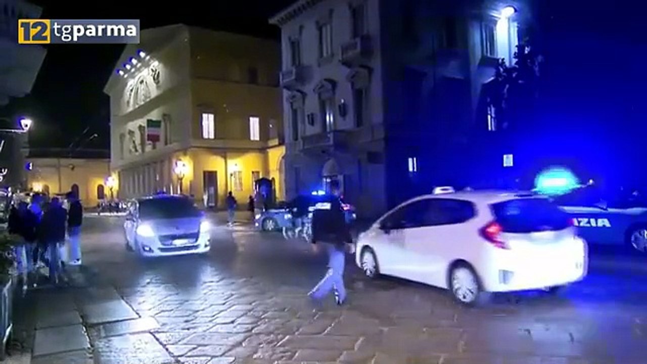 LITE TRA STRANIERI DAVANTI AL REGIO, IVORIANO PICCHIA UN POLIZIOTTO, ARRESTATO
