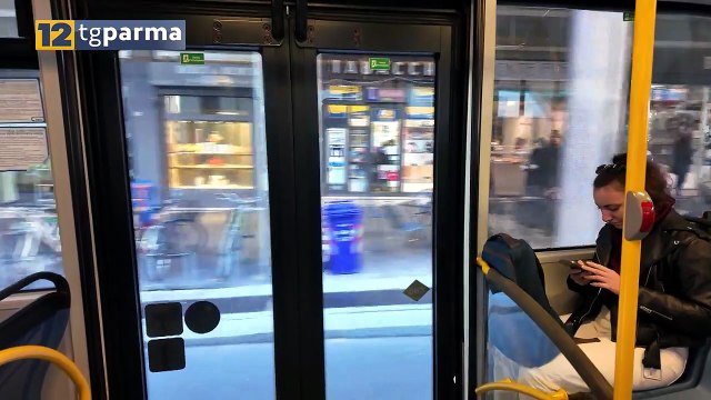 ATTI OSCENI CONTRO UNA 18ENNE SUL BUS PER FELINO: DENUNCIATO 65ENNE | ATTI OSCENI CONTRO UNA 18ENNE SUL BUS PER FELINO: DENUNCIATO 65ENNE