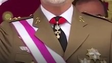 Spanish flag falls during Armed Forces Day parade